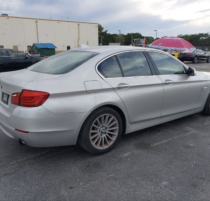 Запчастини BMW 533i f10 2011