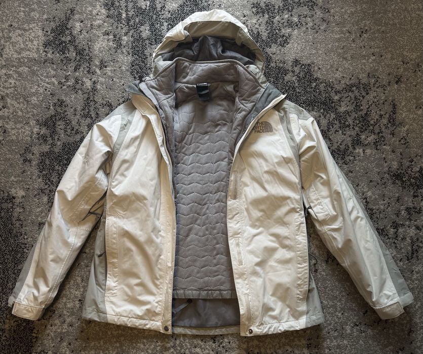 Жіноча вітровка The North Face HyVent