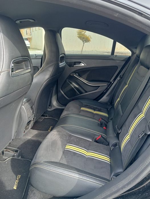 Mercedes CLA AMG Yellow night pack