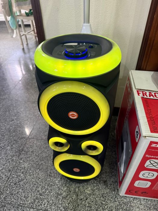 Coluna de som varias funcionalidades