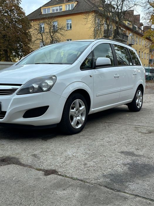 Opel Zafira b 2014r.
