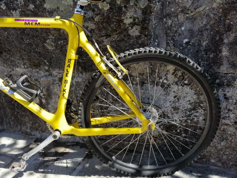 Bicicleta Giant em carbono