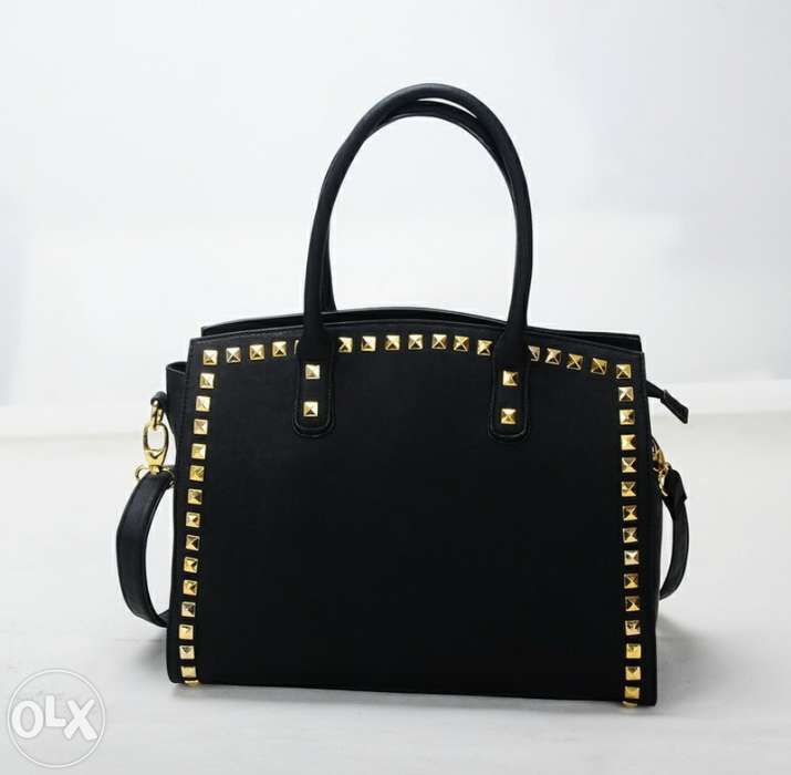 Czarna torebka ĆWIEKI A4 łódka POSZUKIWANA Blings