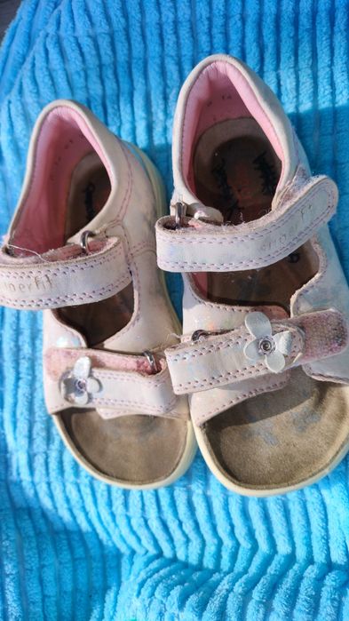 Buty rozmiar 22,23