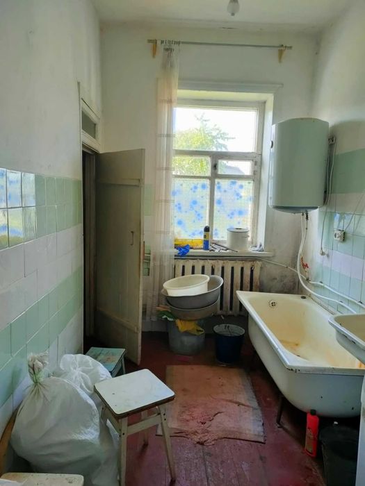 Продам 4 кімнатний будинок у місті Борзна Чернігівської області