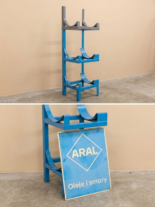 Stojak / regał na beczki oleju - ARAL – 3 poziomy (60L) + Tablica/szyld Retro