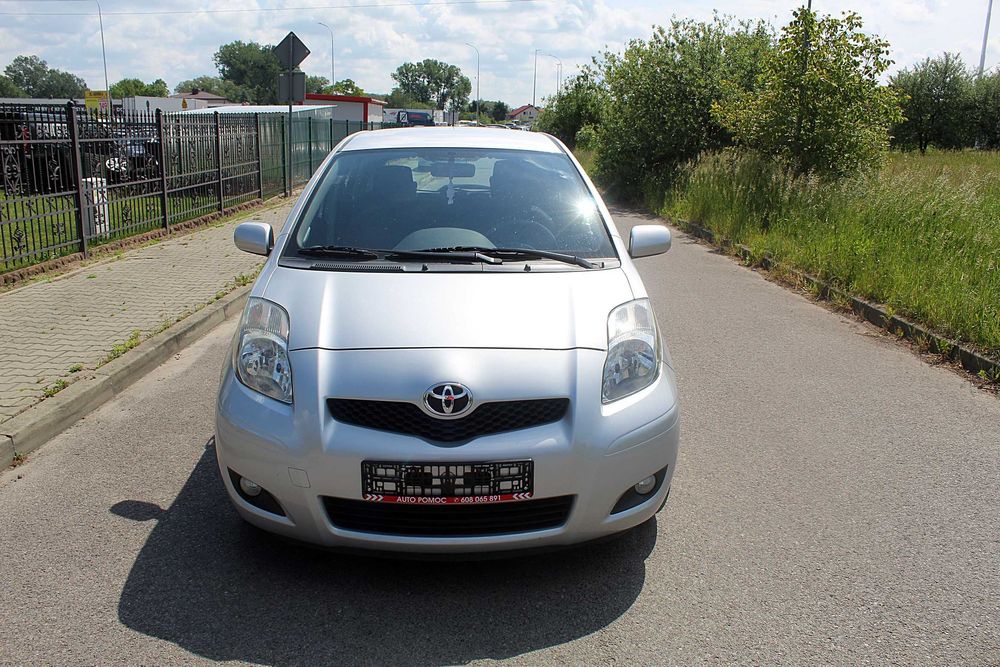 Toyota Yaris.Piekne auto w super stanie.Bezwypadkowy