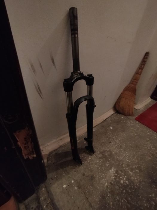 Велосипедна вилка сантур на 29 колеса