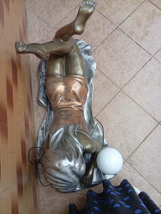 Скляний журнальний столик