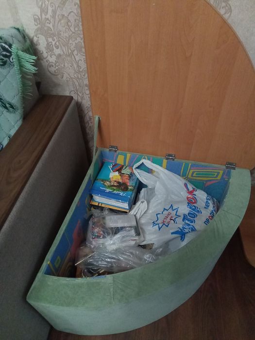 Продам тумбочку діаметр круга 144  одна четверта круга