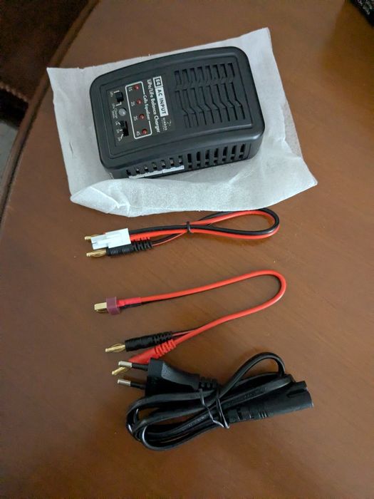 Carregador de baterias Airsoft