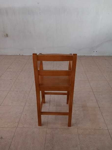 cadeira de refeições á mesa para criança  (pf ver todas as fotos)