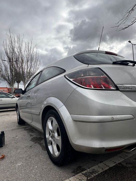 Opel Astra GTC 1.6 105cv