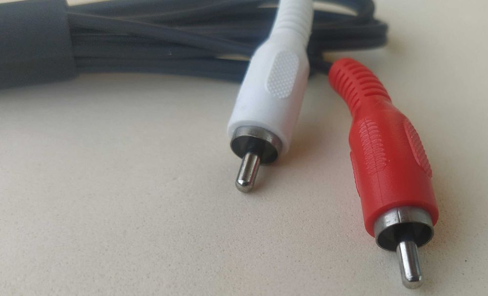 3 Cabos de Vídeo e Áudio Analógico (RCA / Jack 3.5mm) – NOVOS