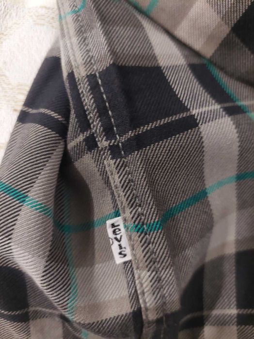 Camisa – Levis – tamanho XL eu