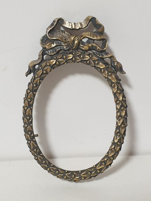 Maravilhosa moldura D. Maria em prata dourada - Raphael Sinzeou 1890