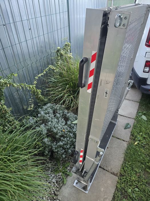 Solidna składana aluminiowa rampa inwalidzka załadunkowa / podjazd do busa, wózków, motocykla (amortyzator) wys okość złożonej  155,szer. najazu 121