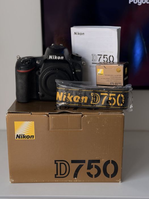 Nikon D750 Body + ładowarka + oryginalne pudełko