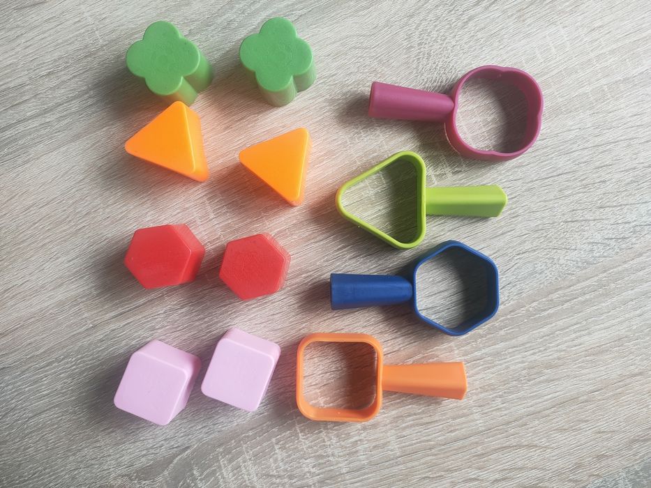 Domek - sorter. Askato odkrywcza chatka z kluczykami
