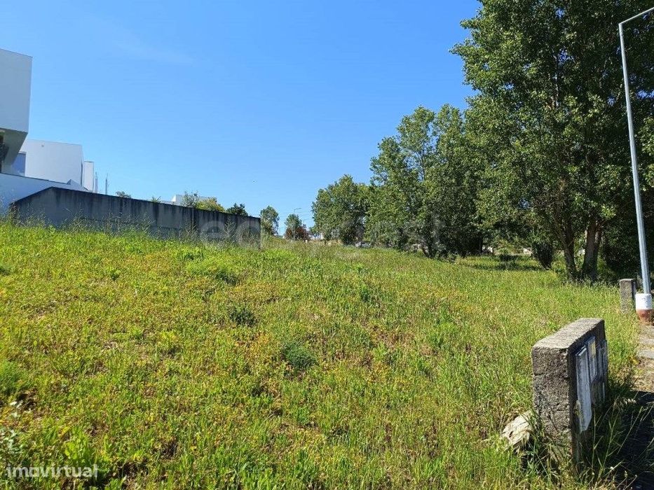 Lote de terreno para construção em zona privilegiada de Torres Novas