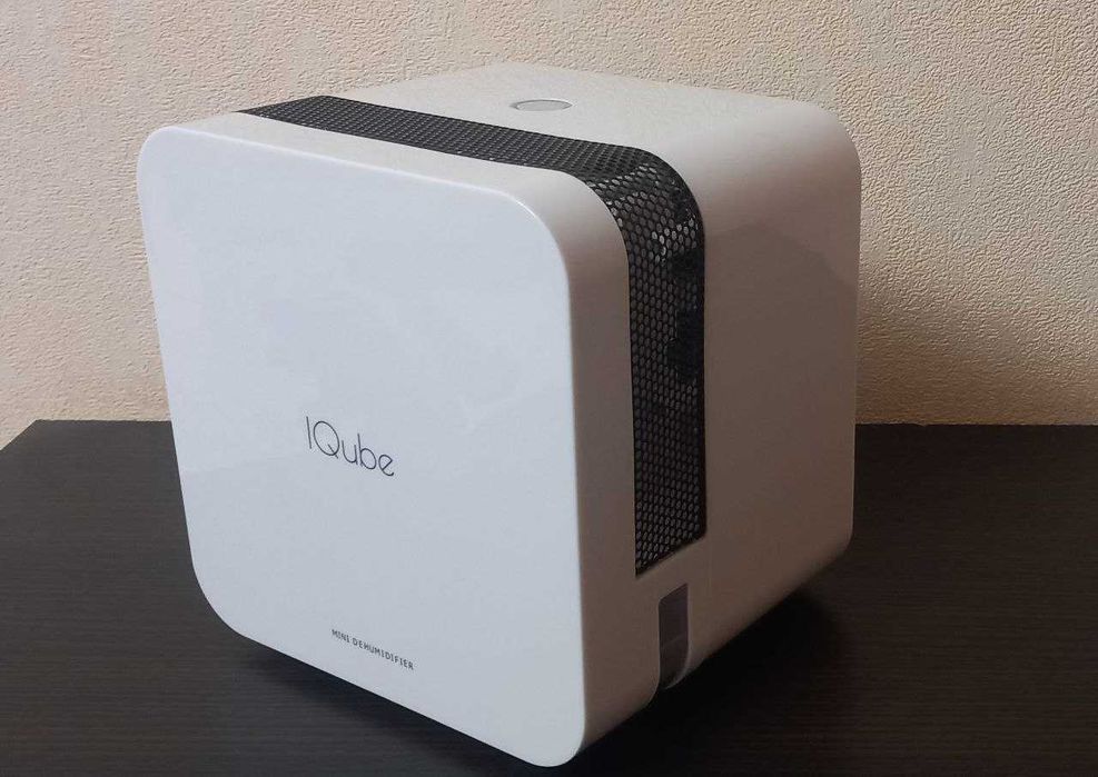 Осушувач повітря iQUBE білий — компактний, тихий, майже новий!