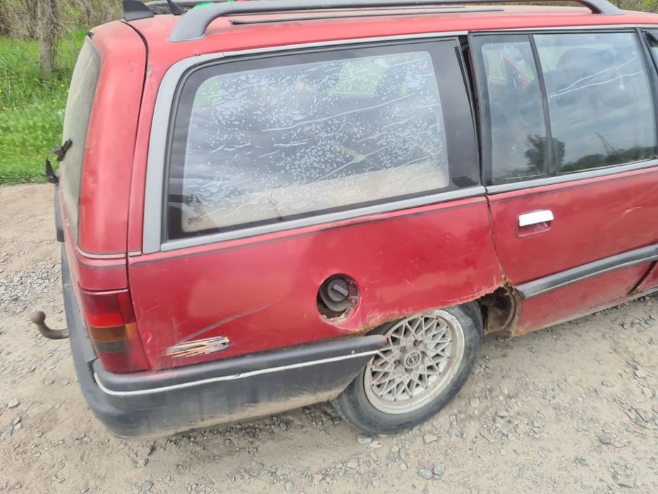 Opel omega a 2.0 по запчастям,  мотор в отличном состоянии ещё на авто