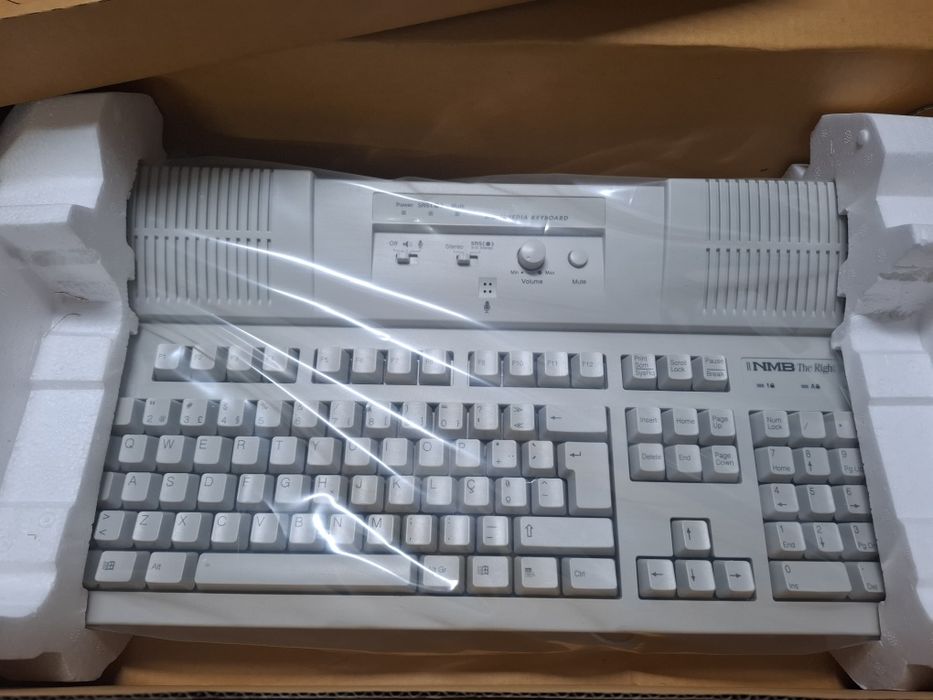 Vendo Teclado Multimédia Clássico Retro NMB RT-9100WIN