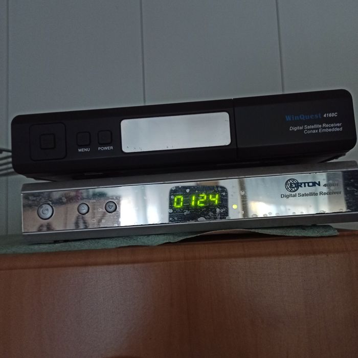 Тюнер для супутникового телебачення.