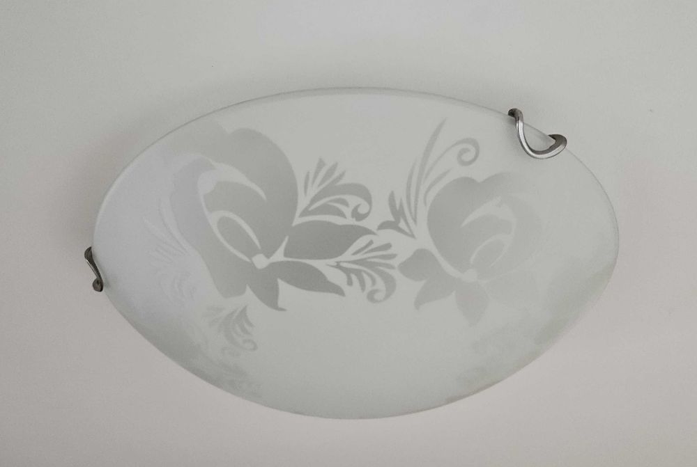 Plafon lampa z żarówką stan BDB