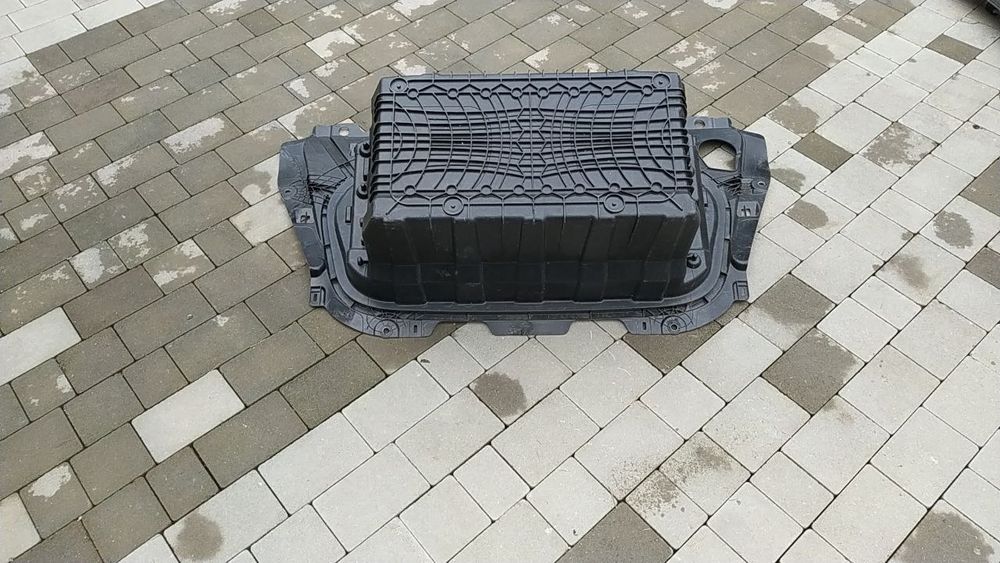 Porsche taycan 9j1 корито перед  9j1805075b,a