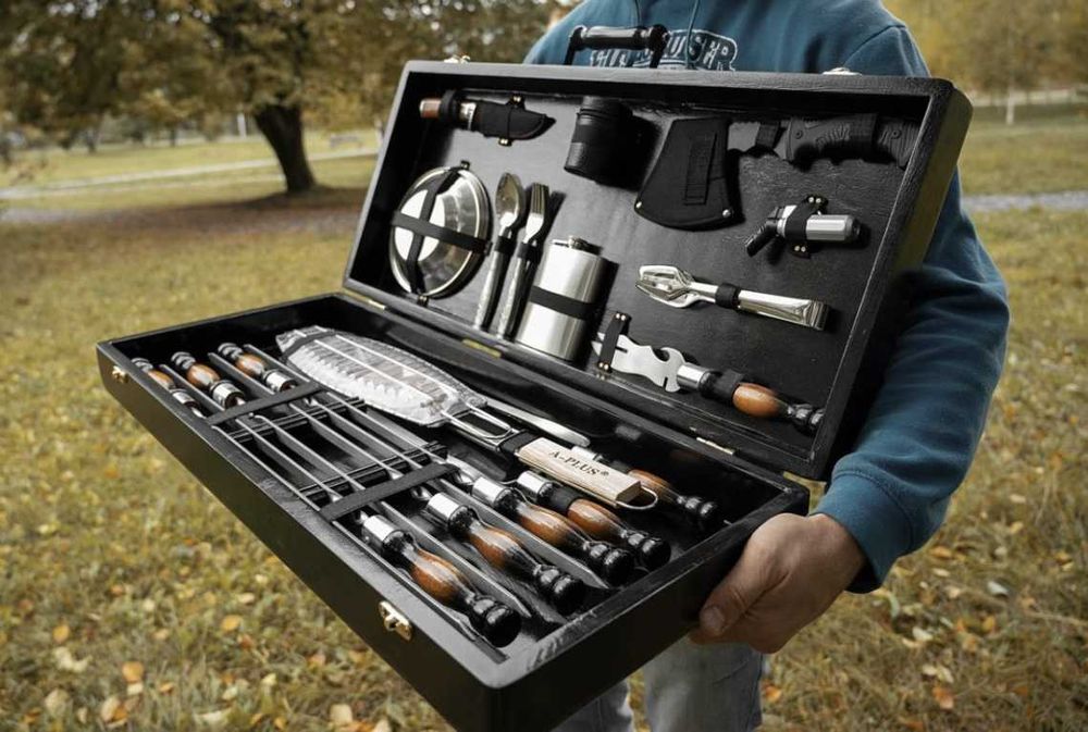 Подарунковий набір шампурів з можливістю гравіювання на кейсі!