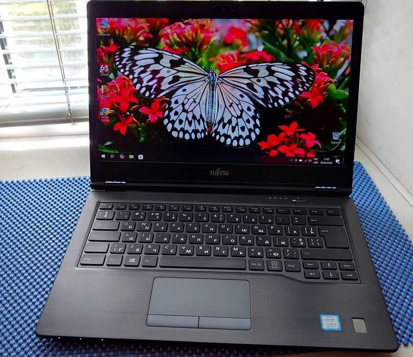 Ноутбук Fujitsu U 749