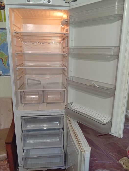 Холодильник Ariston hotpoint