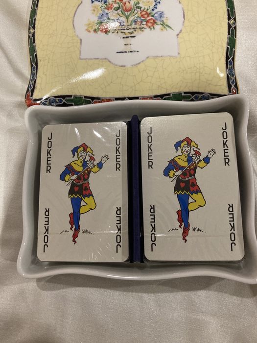 Peça loiça  wedgwood nova com 2 jogos de cartas