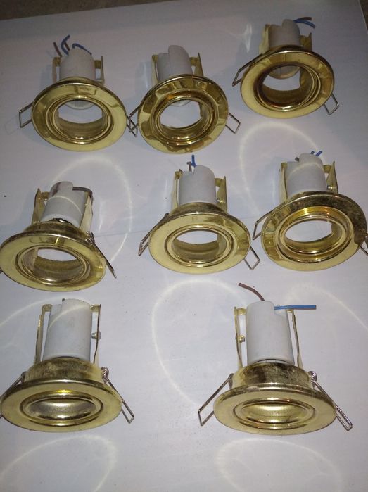 Точечные врезные светильники глазки поворотные