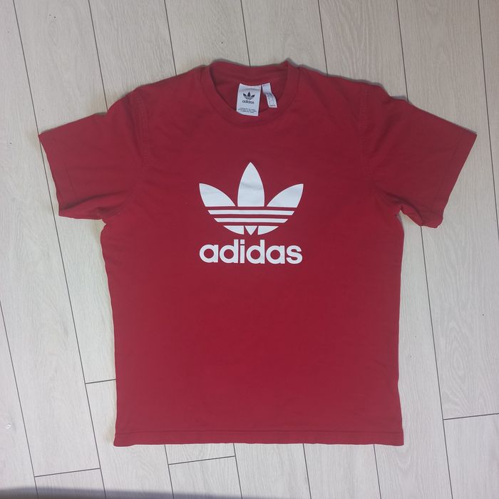 Футболка adidas адідас з принтом