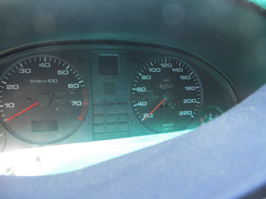 Audi 80  a GPL, muito económico e robusto.