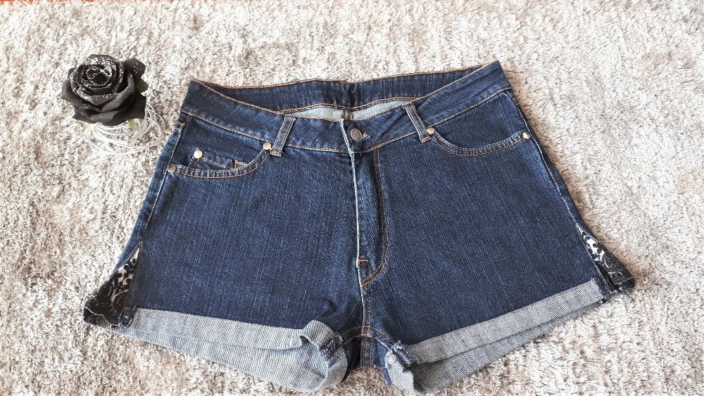 Calções de ganga cinta subida