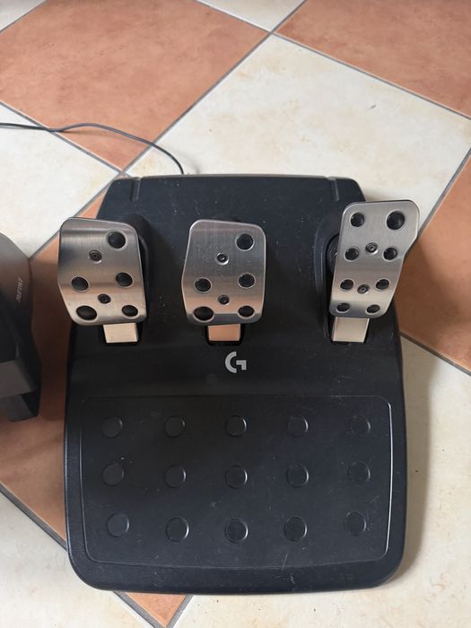 Logitech G923 (PC PS4 PS5)