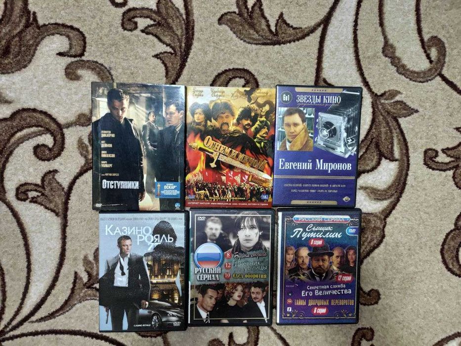 Фильмы, сериалы, сборники разные на дисках dvd 3+1=5