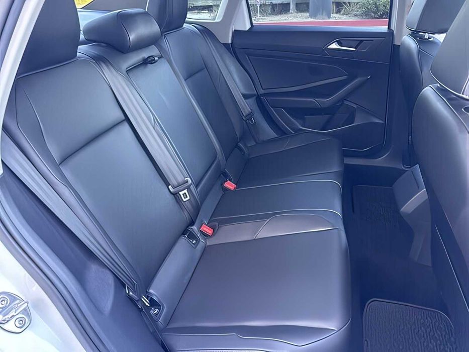 Volkswagen Jetta      2019