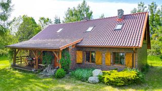 Siedlisko 4,5 ha z domem i zabudowaniami