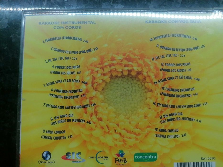 BAIXA DE PREÇO, CDS de karaok em muito bom estado