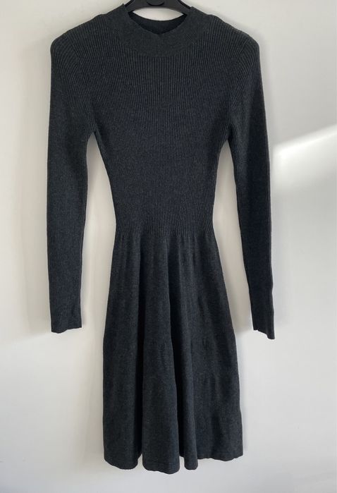 Vestido de malha cinzenta (Clockhouse, tamanho XS)