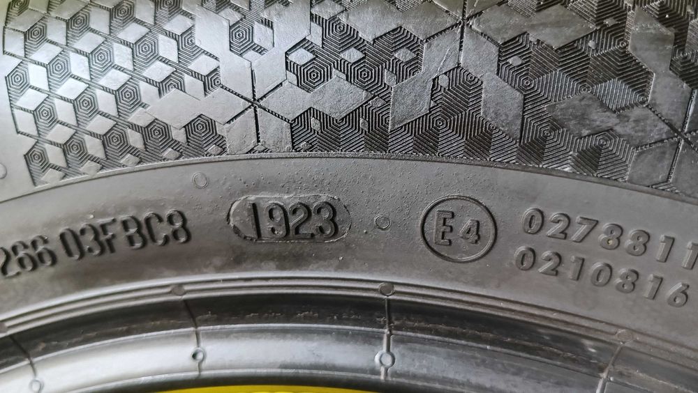 Opony zimowe 4 sztuki 205/60R16 92H Continental Winter Contact TS870P 61E2
