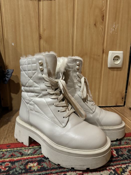 Жіночі зимові черевики 39 розмір