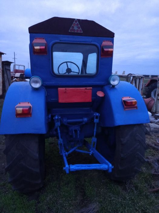 Продам трактор Т-40 і багато запчастин