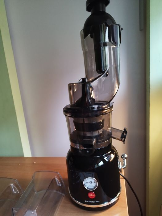 Wyciskarka wolnoobrotowa /Eldom PJ460C-Rettro/