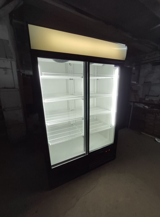 Рабочие, подготовленные, комплектные Шкафы Витринные Холодильные б/у