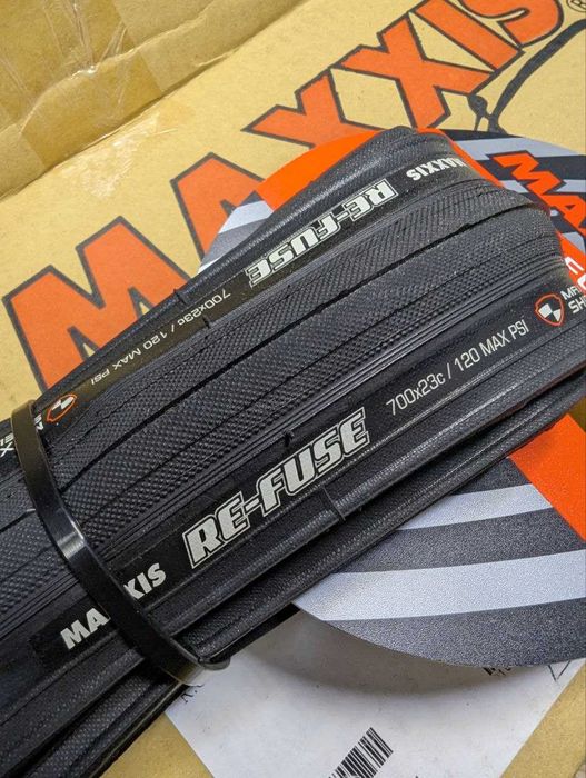 Покришка Maxxis  700x23c Re-Fuse Шоссе новая покрышка